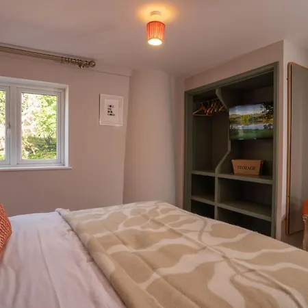 Contemporary With Parking By Letmestay * Kendal