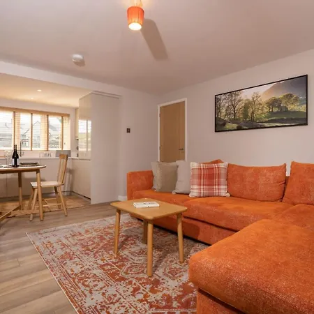 Contemporary With Parking By Letmestay * Kendal